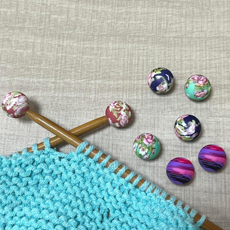 spansee 8 PCS Round Ball Flower Print Stitch Stoppers, Knitting Needle Point Protectors, Stitch Holders for Knitting, Knitting Needle Caps, Knitting Supplies fit Size 2.5-13 (3mm-9mm) Needles - Image 2